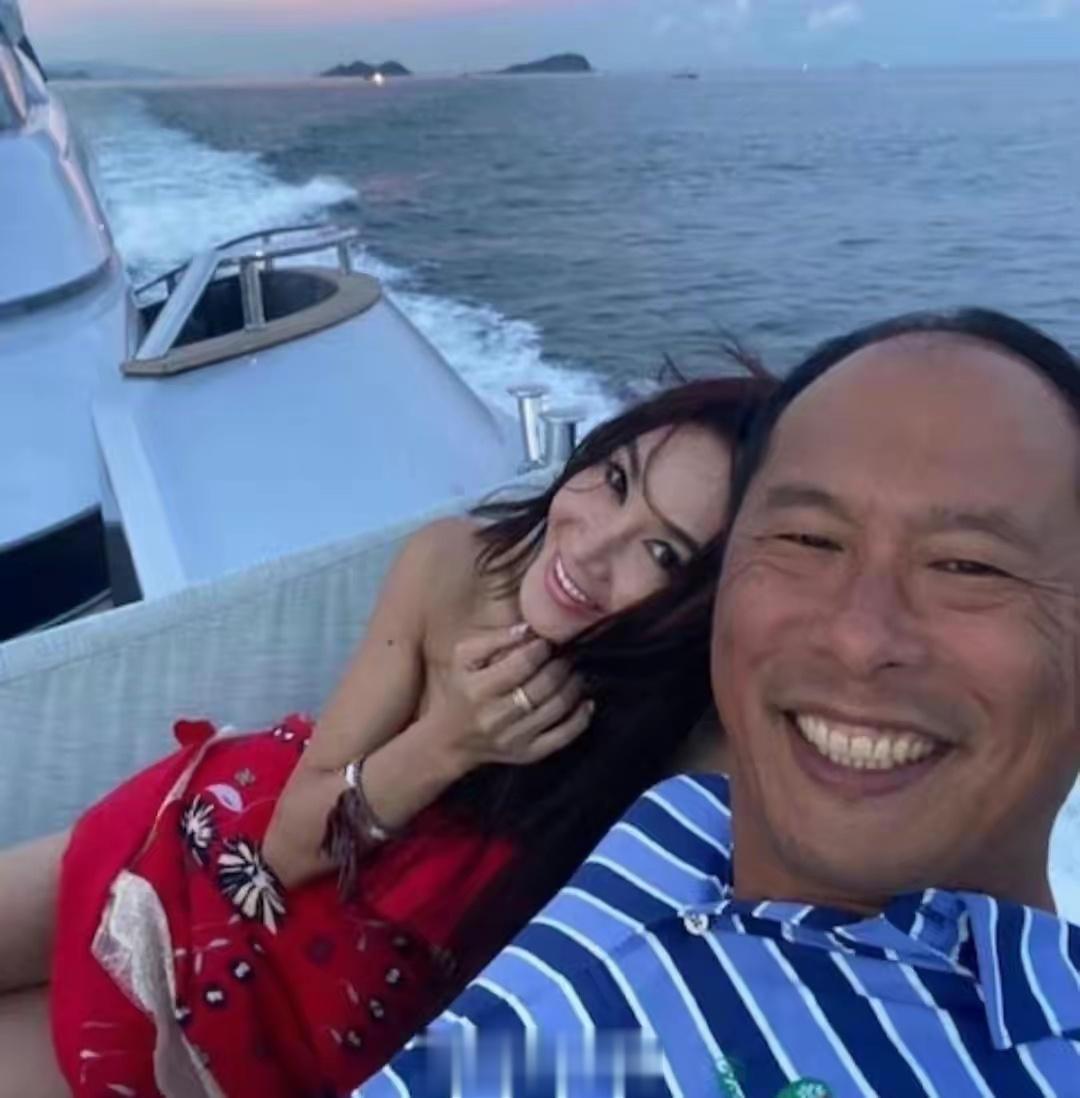 身价10亿的何祖光向温碧霞求婚，没想到她却提出了一个令常人难以接受的要求：“我可