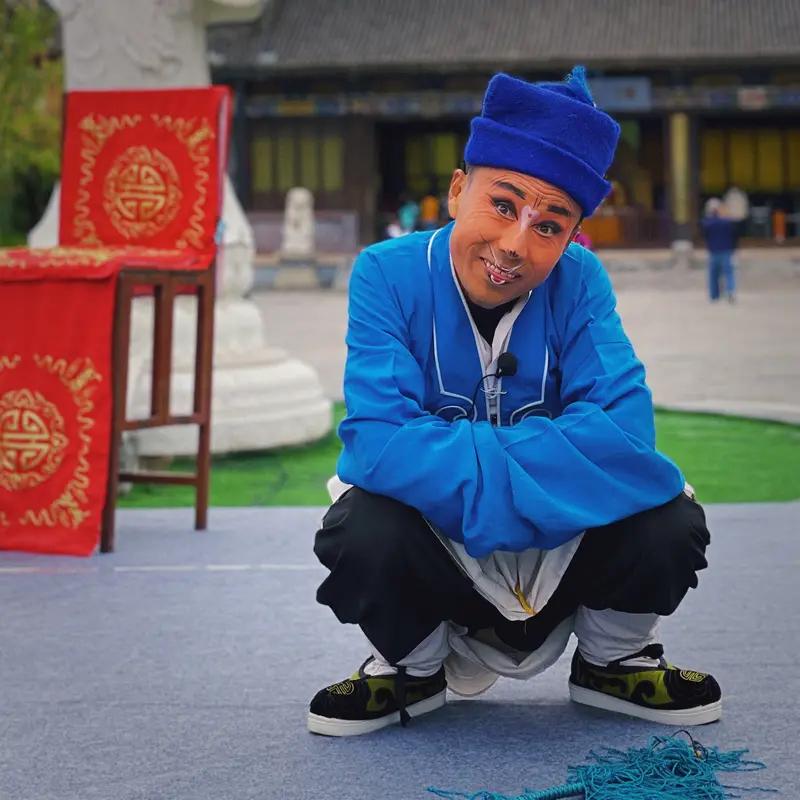 常远在澳门国际喜剧节点评新人演员紫月时，称从她身上看到了宋小宝的风格与气场。20