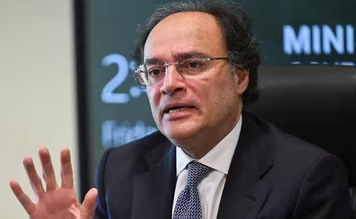 沙特为了自己的安危，那是真的舍得花钱，前脚巴基斯坦的军队才入驻，后脚沙特再向该国