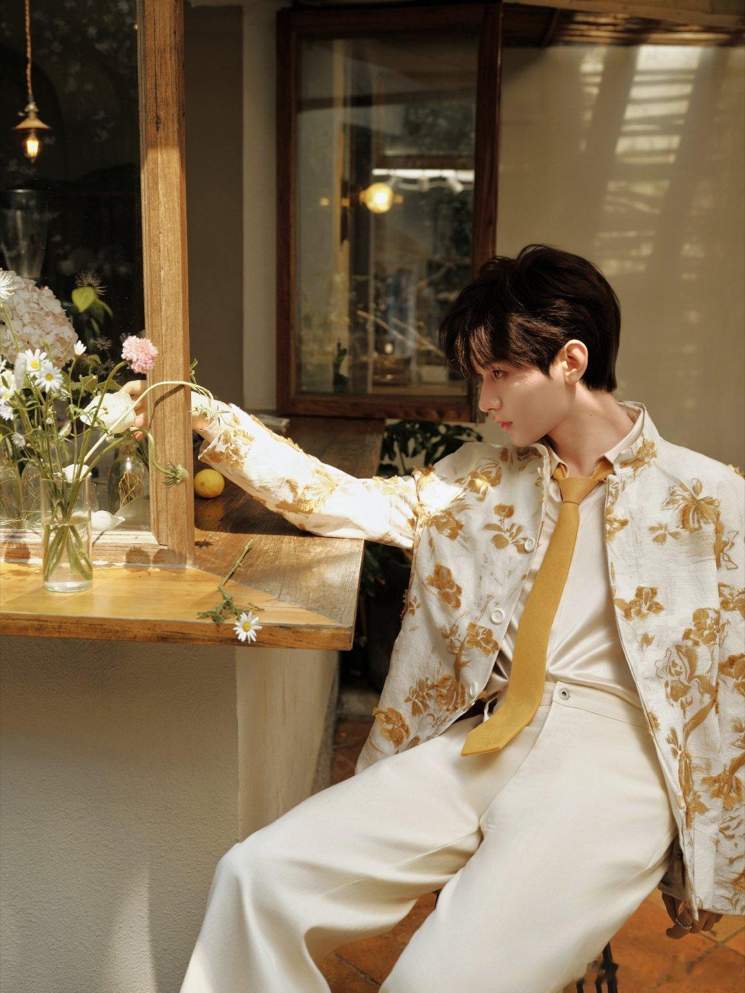 Q成毅长安二十四计cy成毅谢淮安成毅从来都没有辜负演员这个称呼，从古装仙侠到现代