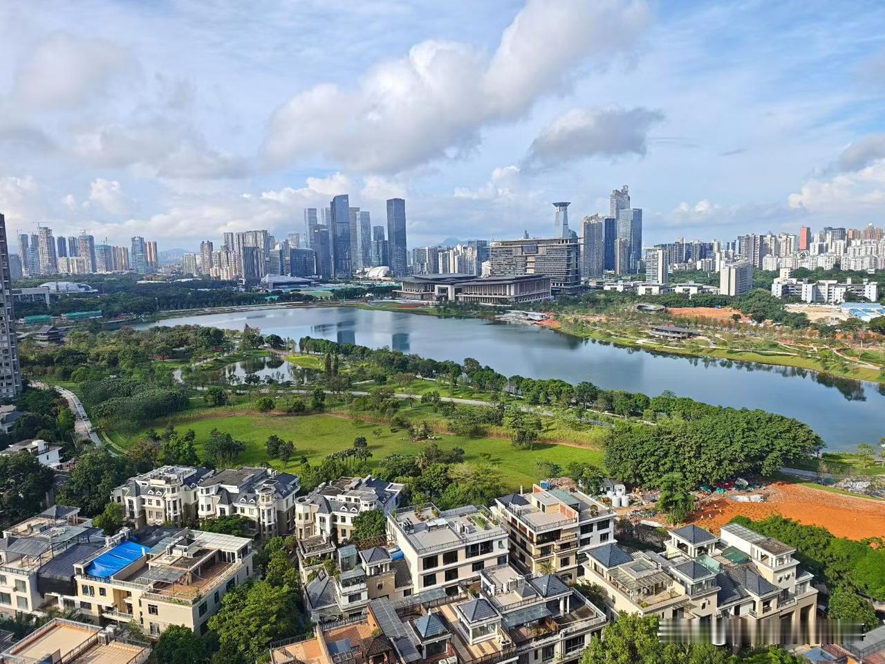 ❤️本届世界杯淘汰赛首轮，美国主场迎战波黑，最终2比0拿下比赛，顺利晋级十六强。