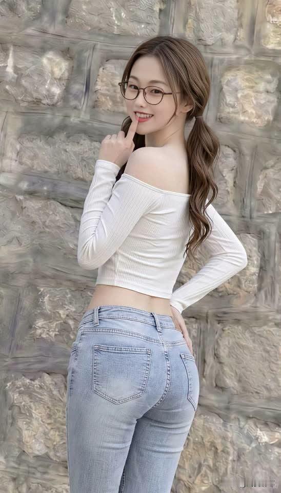 元气少女穿搭指南：白色露肩上衣+牛仔裤，轻松打造夏日清新风！