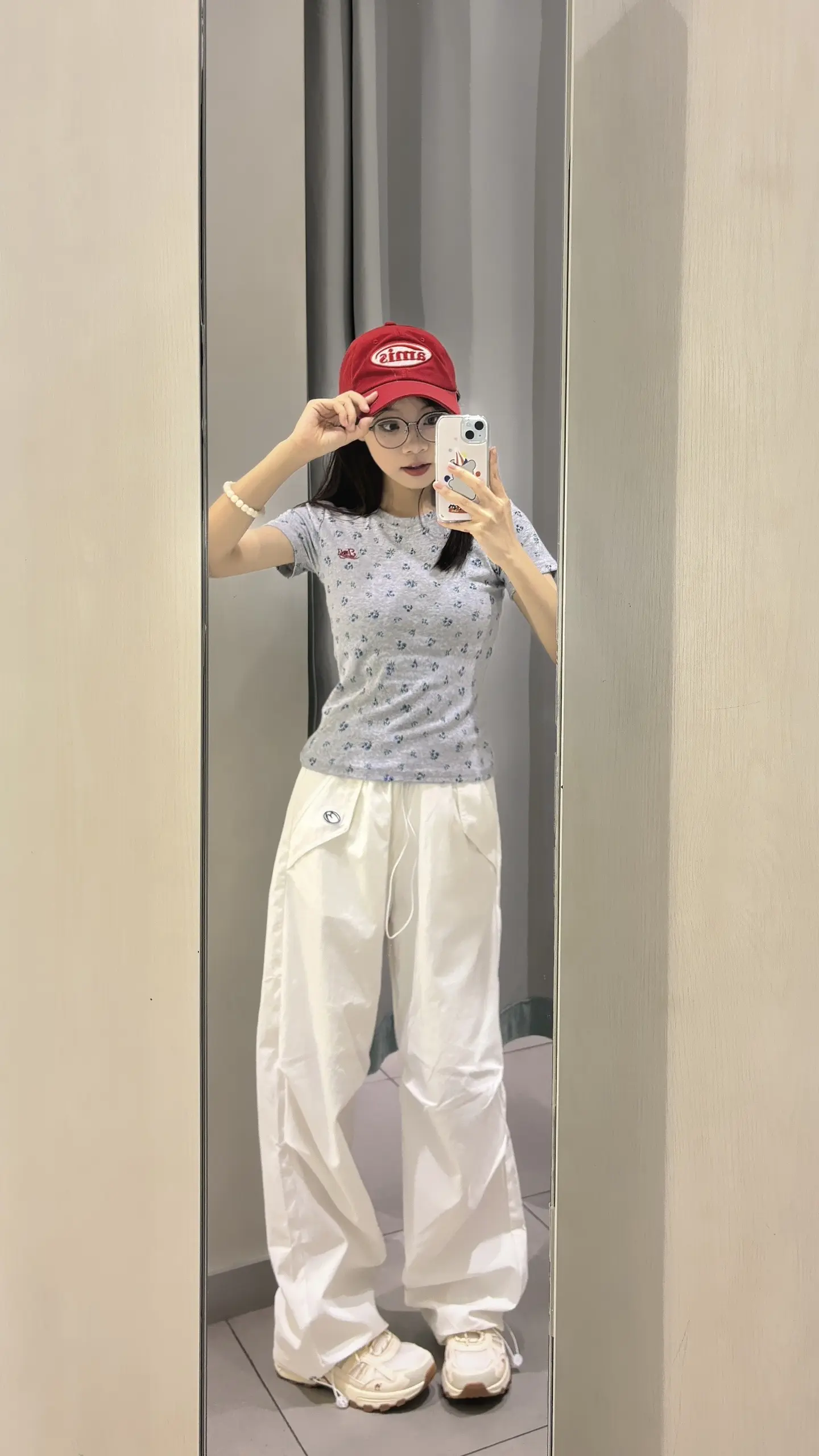 你古灵精怪 明亮勇敢 你走的路应该平坦宽阔我只希望你开心˶˃ ᵕ ˂˶
骆驼登山鞋