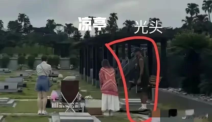 有一说一
具俊晔这举动
真的该给满分的

天天去看望大S就罢了
有不拿到遗产还得