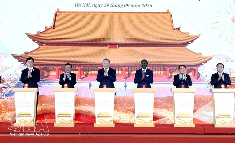 这不翻版的故宫吗？越南怎么啥都学我们！

9月29日，苏林兴致勃勃地参加河内市敬