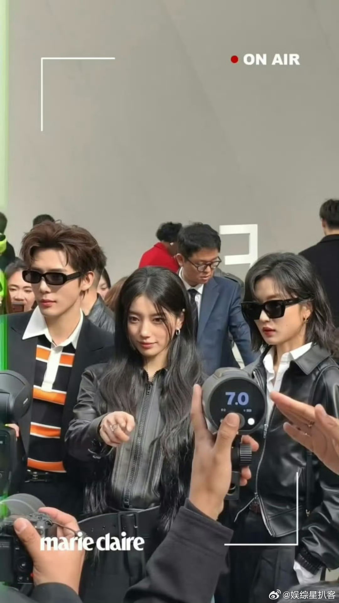 秀智晒与王安宇孙千晚宴合照 裴秀智发了王安宇孙千合照巴黎时装周谁懂啊！这组合照真