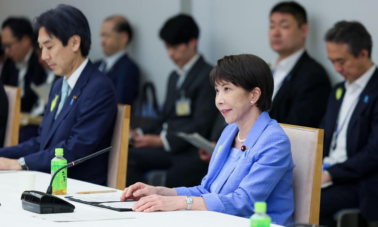 顶不住了，日本示好中国。当地时间6月30日，日本经济产业大臣赤泽亮正公开承认，中