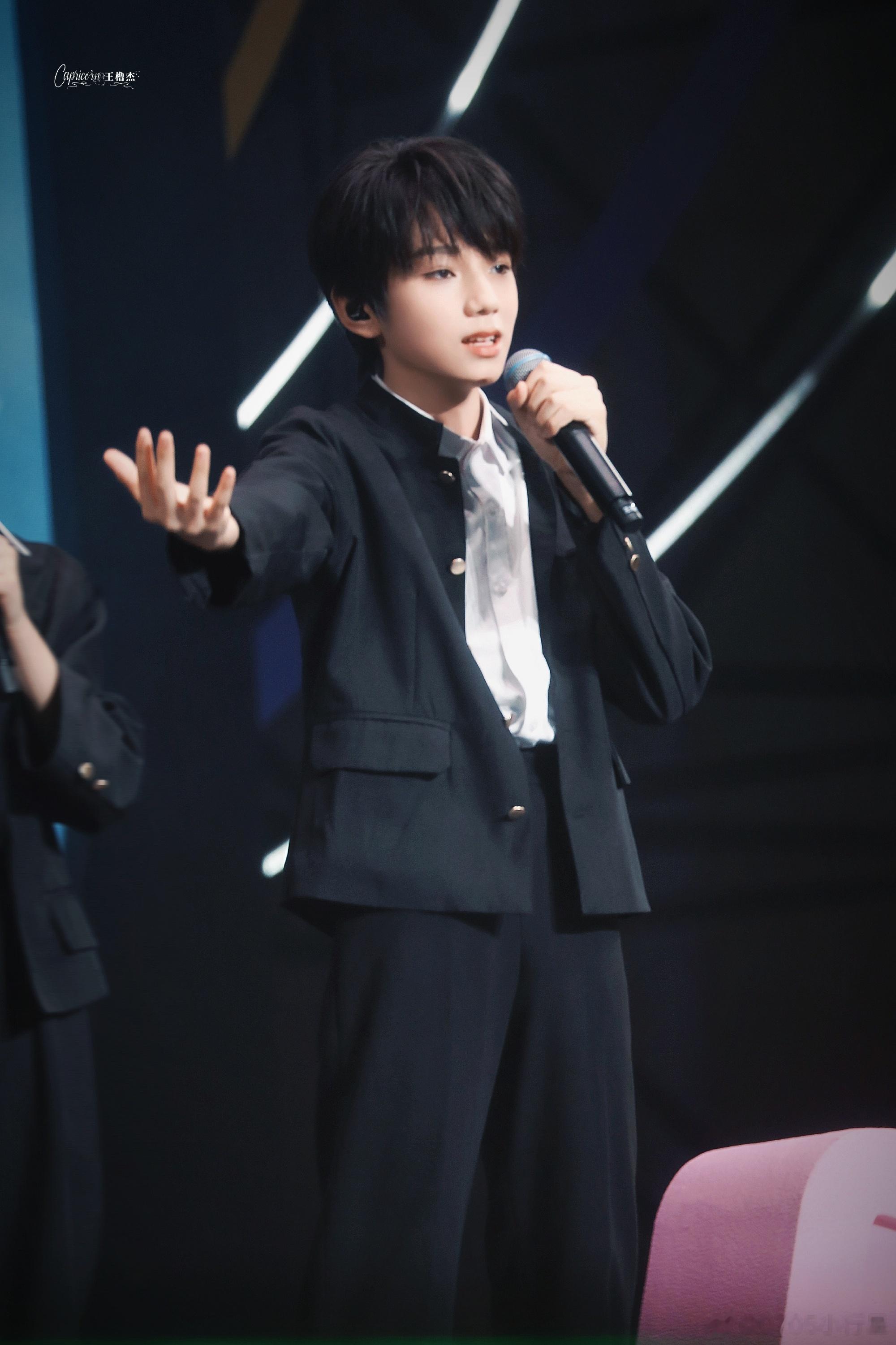 #王橹杰[超话]##王橹杰 劈波斩浪# wlj#王橹杰 全力以赴 朝梦出发# w
