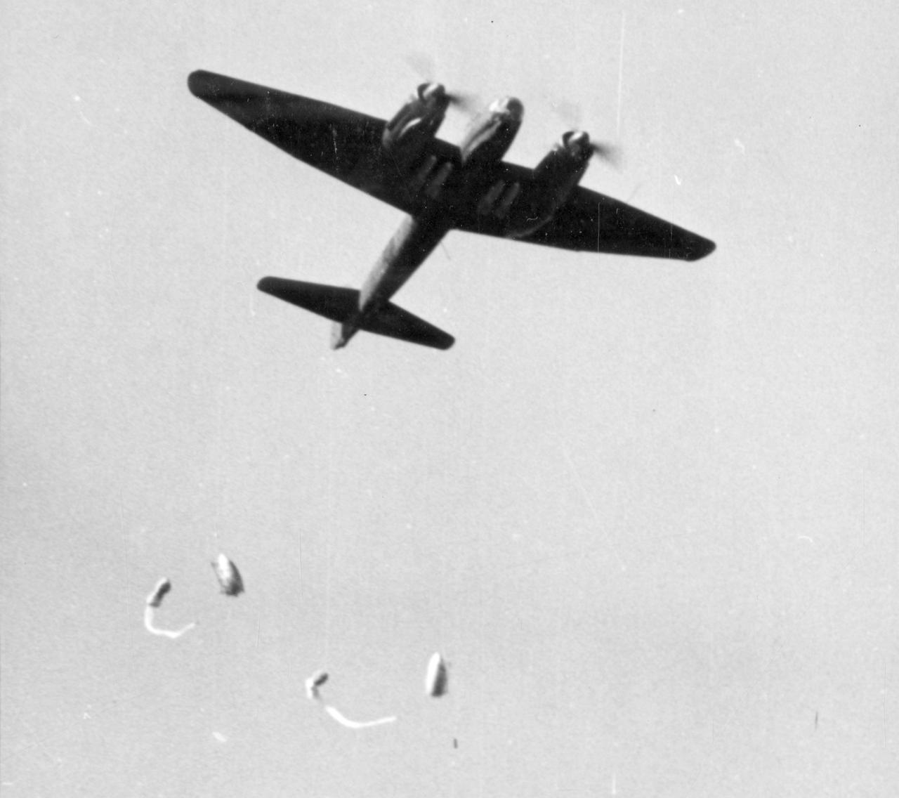 喷气式飞机出现后，一个比较大的麻烦事儿是它们需要很长的加速滑跑距离才能起飞，而一