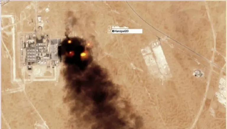 阿联酋阿布扎比的阿萨布天然气液化站昨天遭到伊朗打击之后，黑烟滚滚，宛如世界末日。