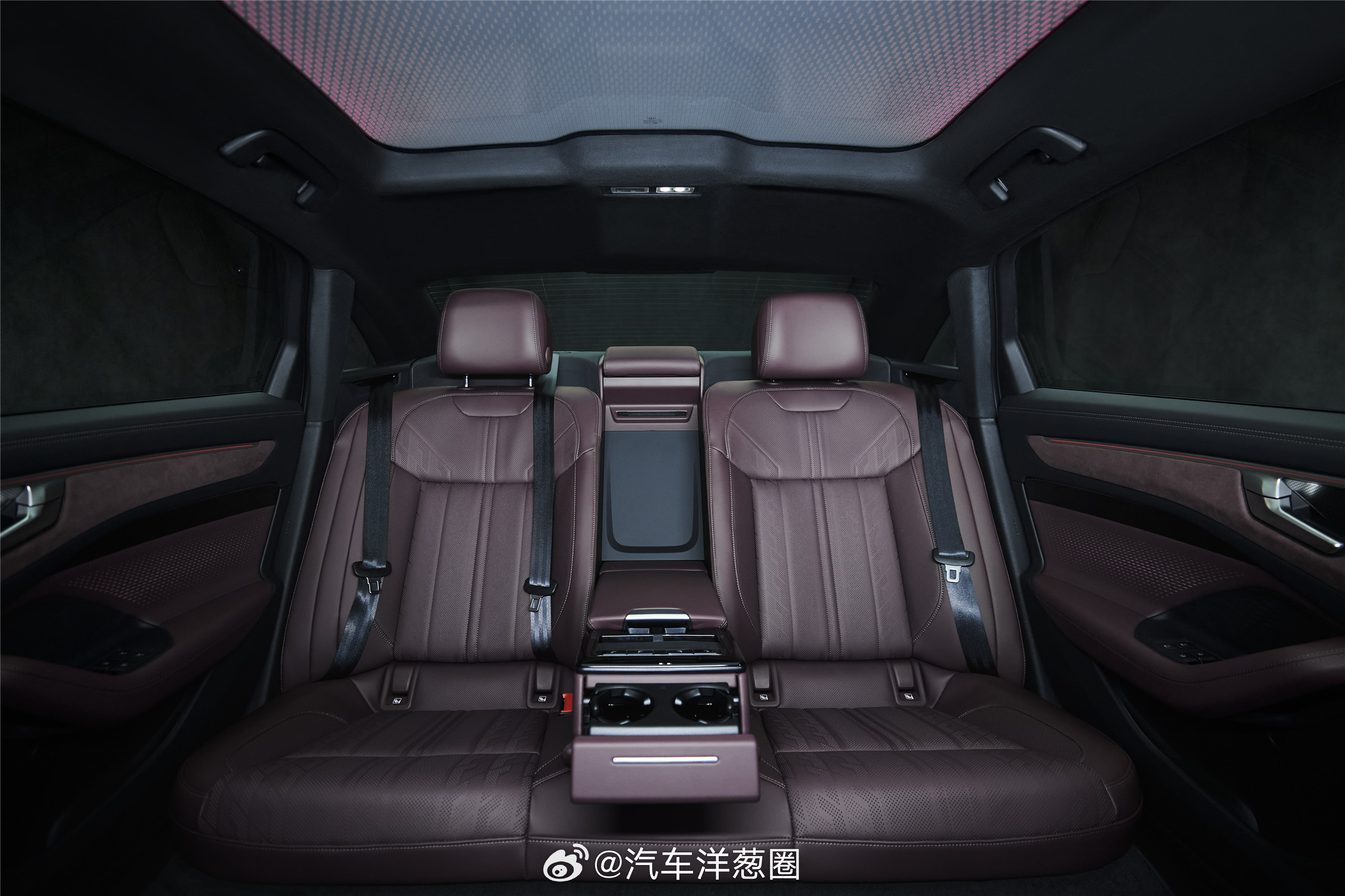 全新奥迪A6L上市，提供3.0T/空悬/全轮转向可选售价32.29-43.59万