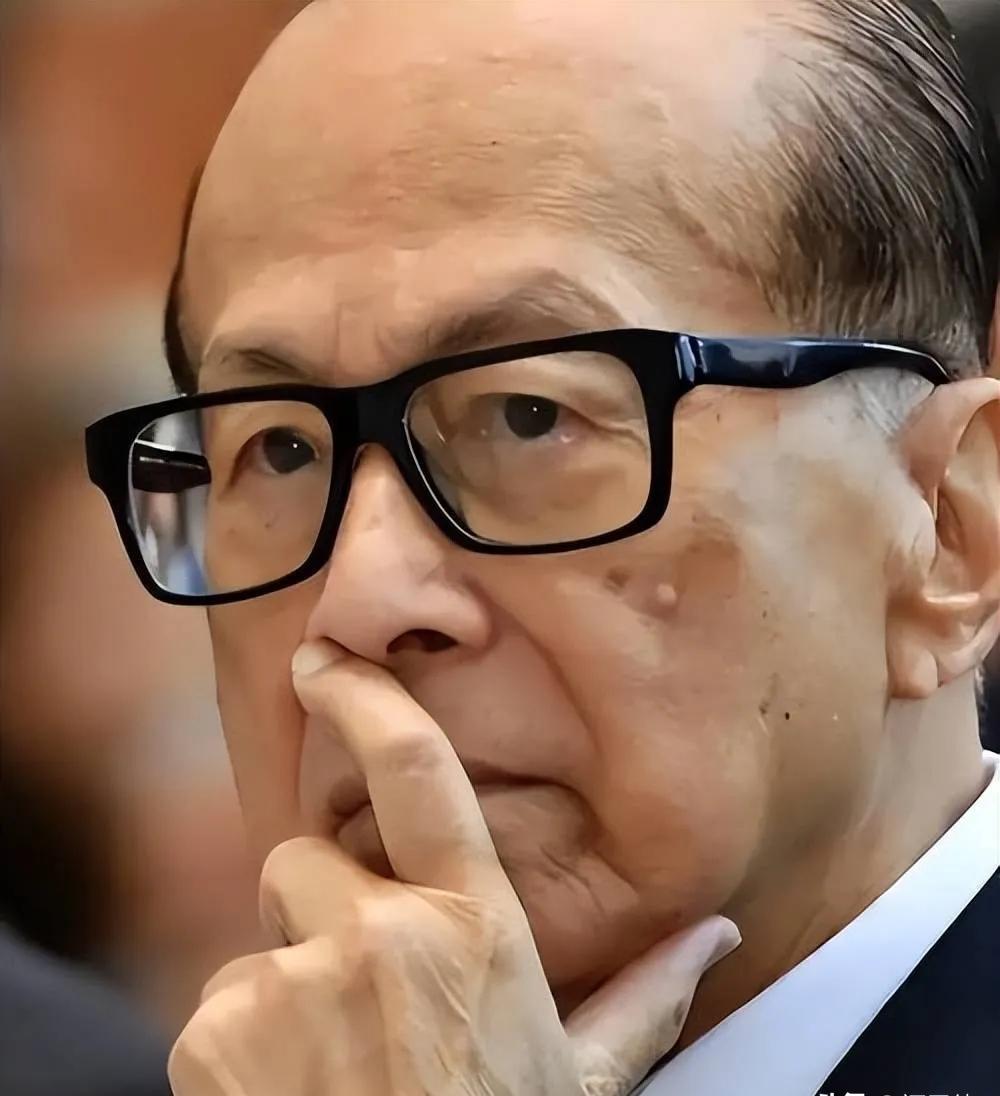 巴拿马运河事件终于出现了转机，中国同意了长和把港口卖给美国，但是也开出了美国无法