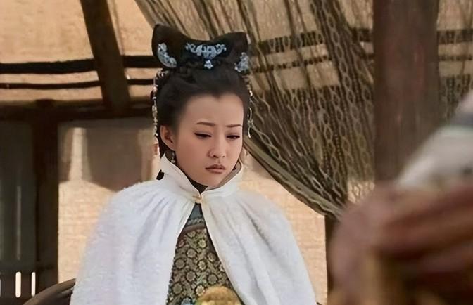 1654年，顺治不顾群臣反对，废了皇后孟古青。孟古青被废后，回了娘家，谁知她已有