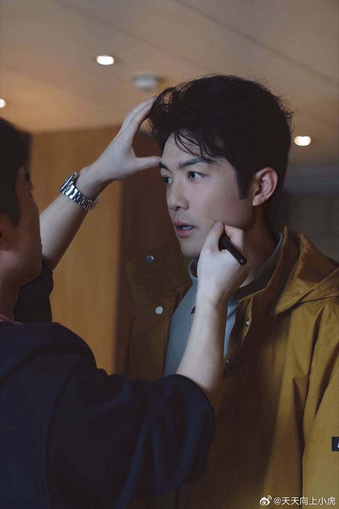 周五晚高疯   笑意明朗✨定格春日锋芒今天中午12:00 🔒锁定优酷 