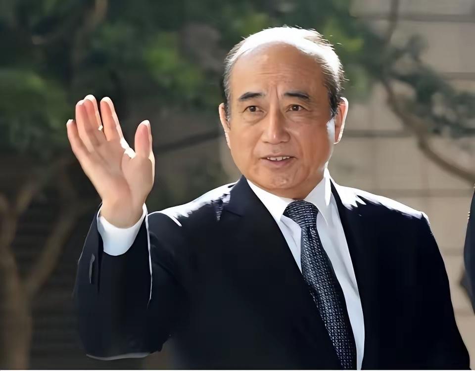 等水开

85岁的王金平，这次是真的把话挑明了。

他抛出个说法，叫"两岸主权同