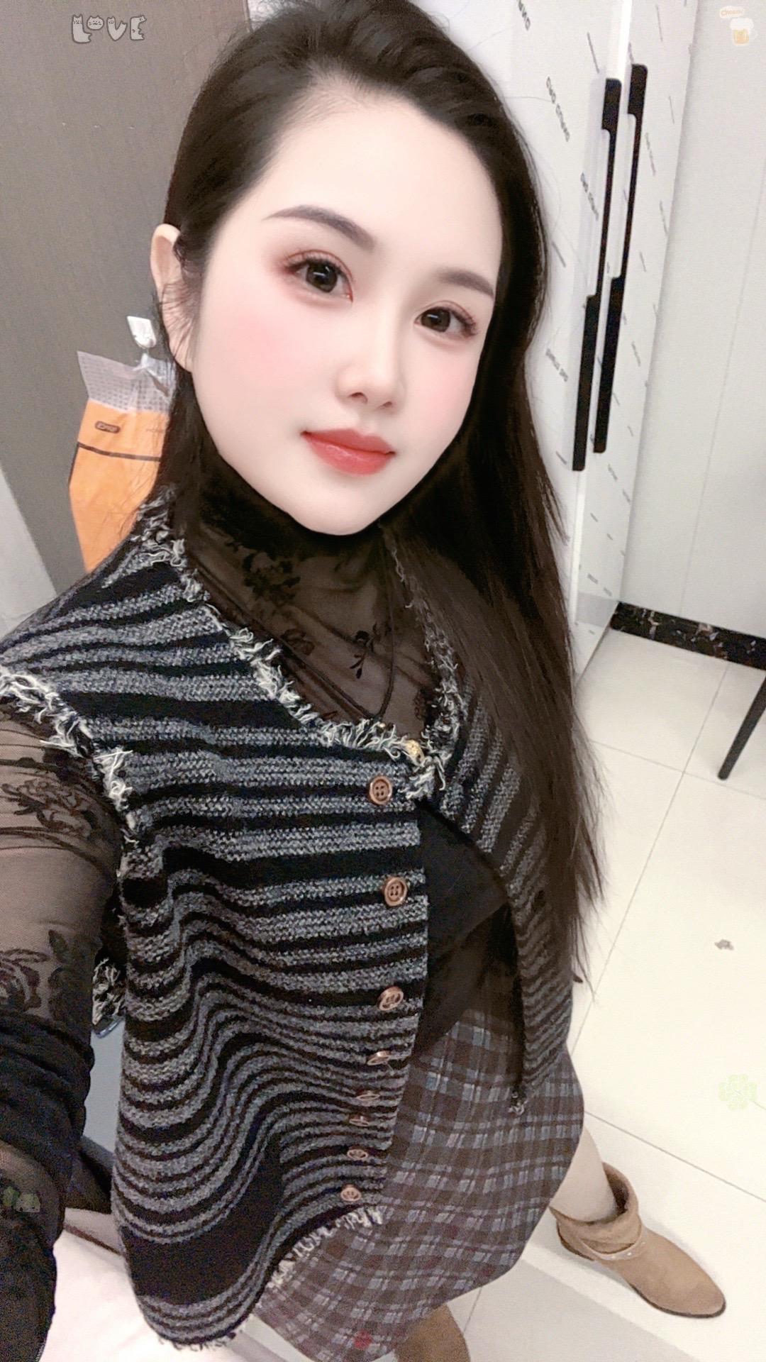 什么都不期待， 只想要自己越来越好！              爱别人...