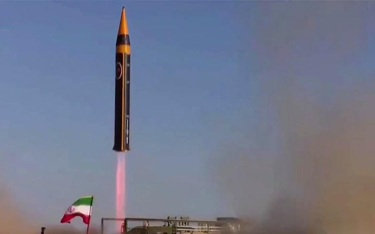 英国把自己一块地借给美国当军事基地，本以为是隔岸观火，没想到火直接烧到了自家门口