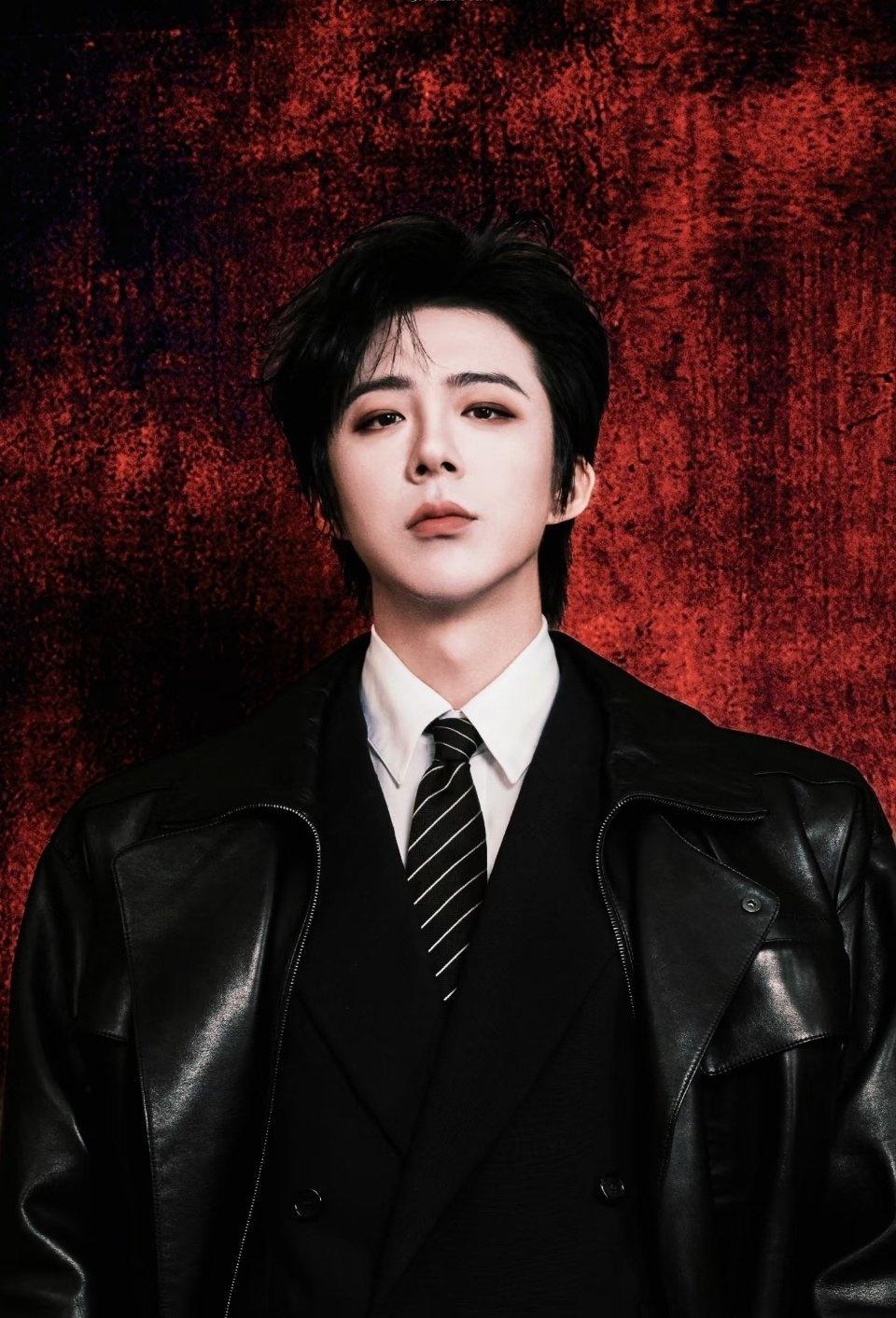 摩登兄弟帅！炸！了！

是行走的荷尔蒙，也是冷欲感天花板🖤
是西装革履的绅士，