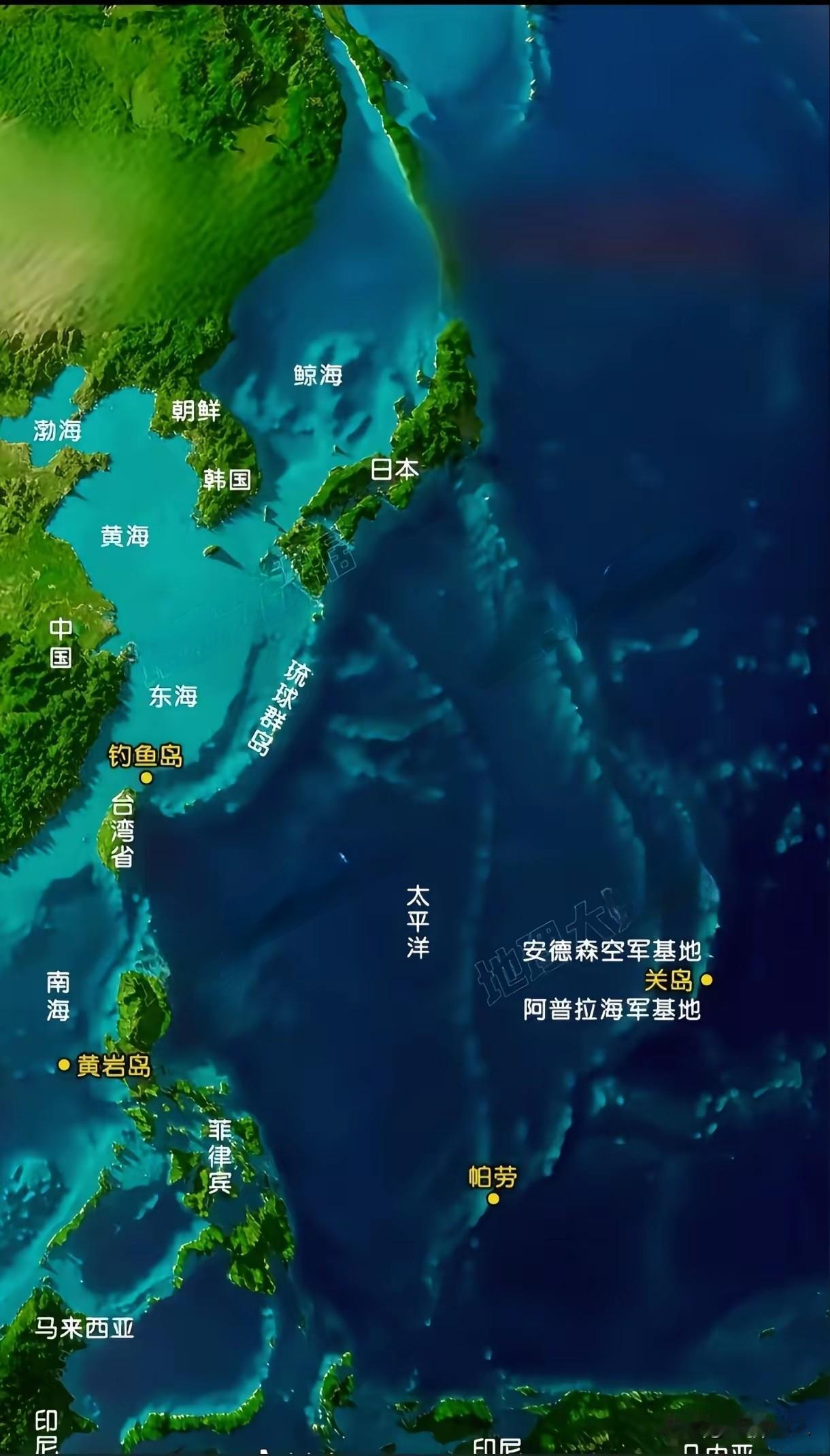 航母更多的是威慑，但055大驱一旦出动，那是准备动手的。近日南部战区组织107编