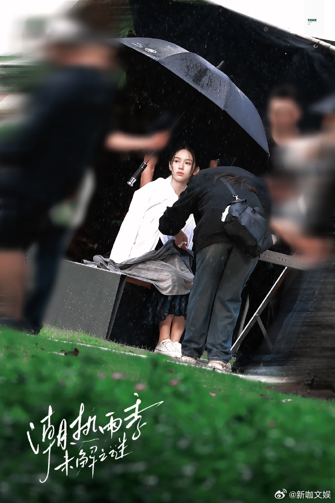 娱乐周也林诗兰像从雨雾里走出来的周也诠释创伤少女林诗兰周也把林诗兰身上那种脆弱阴