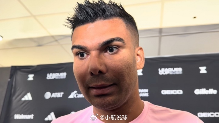 无需奖杯证伟大！卡塞米罗深情致敬：低谷坚守的梅西，才是足坛最动人的传奇。迈阿密国