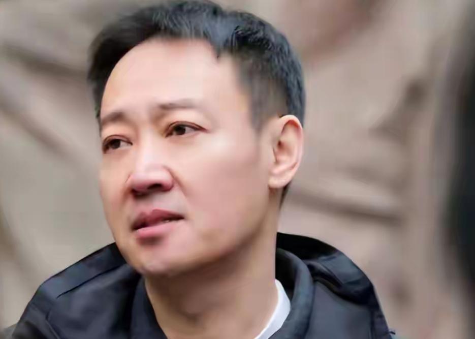 恩爱32年不敌现实，朱媛媛辞世一年后，悲痛隐退的辛柏青如今怎样
娱乐 明星