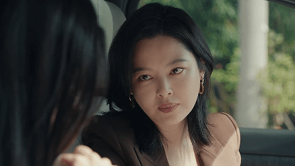 上天入地也找不到这么好嗑的三张脸 《女神蒙上眼》里林小云出事时第一时间打给唐盈盈