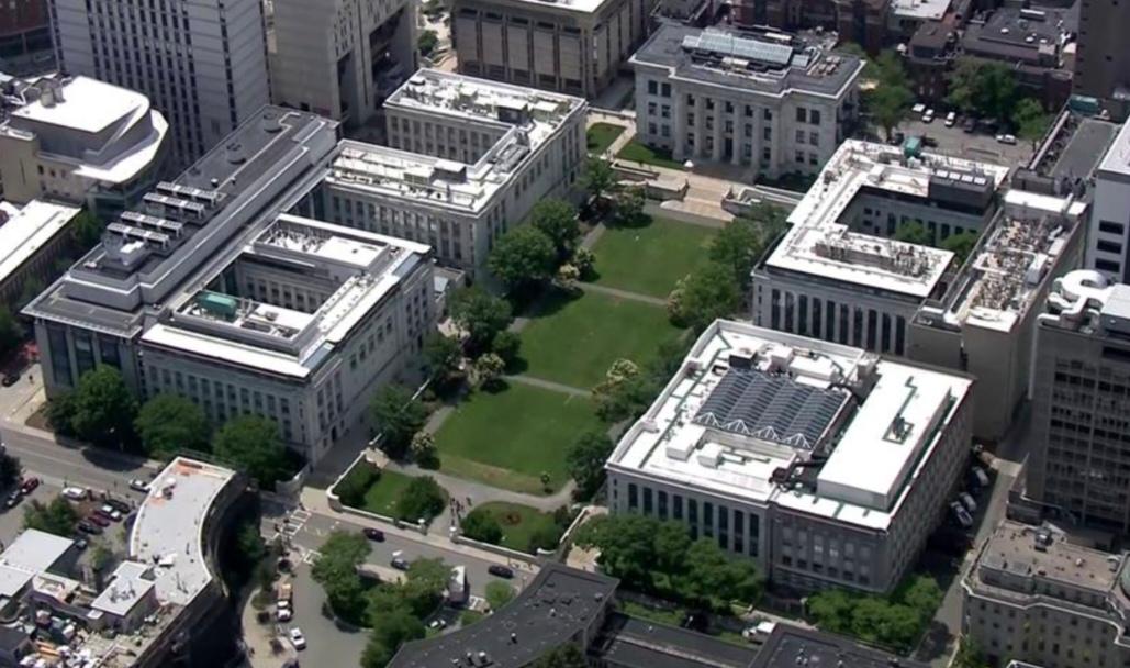 快报！快报！美国最著名的哈佛大学在11月1日发生了爆炸。据央视记者获悉，11月1