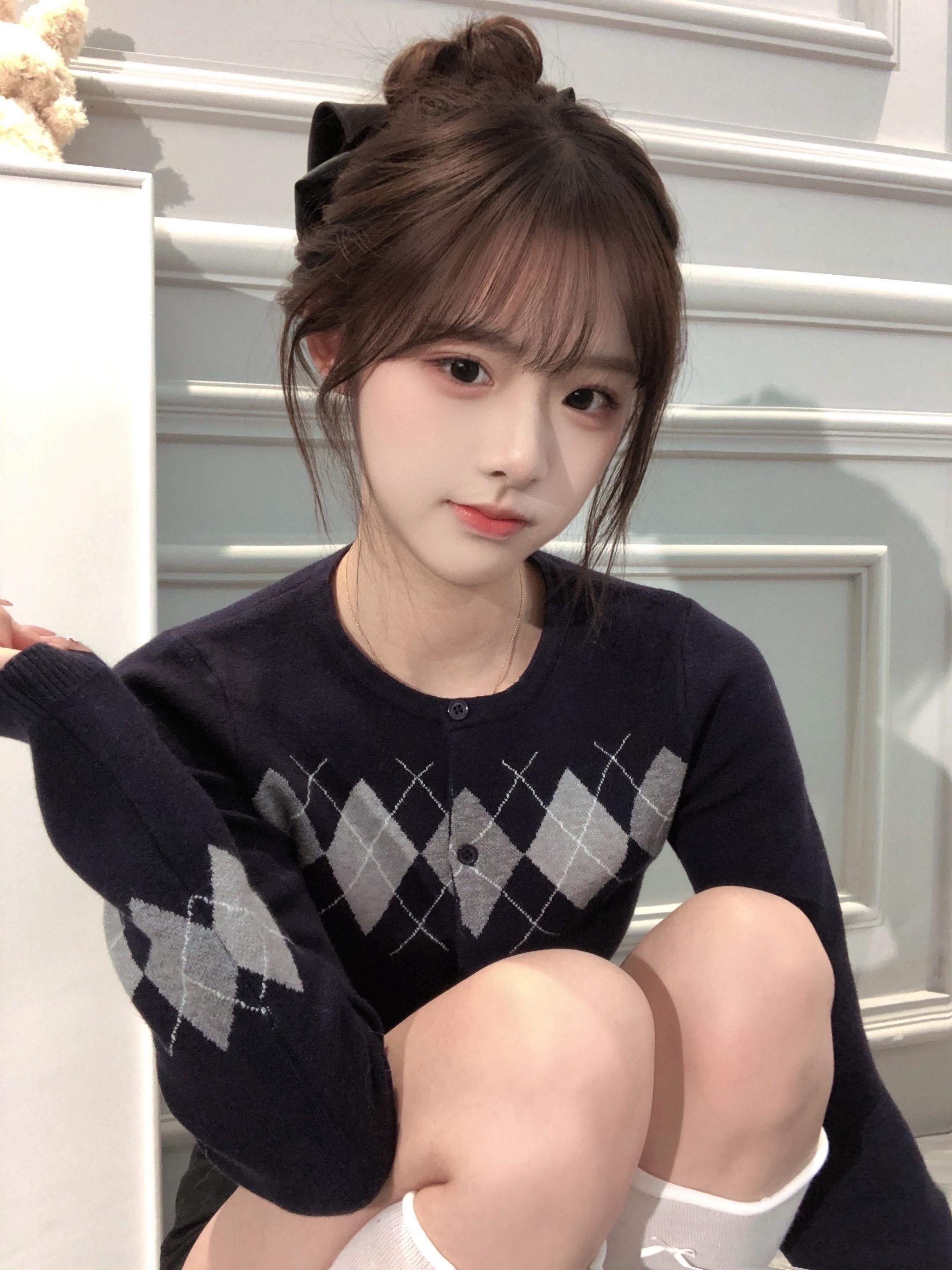 我不想要一半一半 可我们聊着一段一段