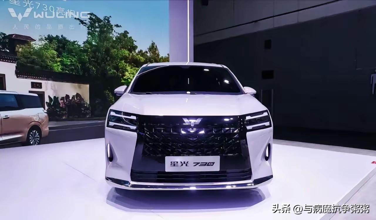 告诉你一个选车秘诀，以后买车不纠结：
要气派一一买奔驰E
想豪华一一买仰望U8L