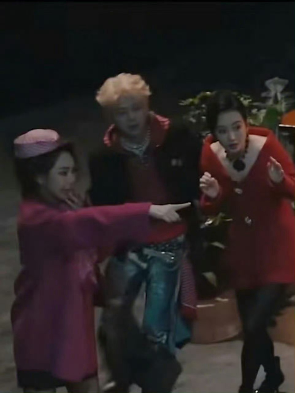 可是妈妈何炅不是别的黄毛 大侦探11季预告好惊喜，何老师全新黄毛造型超亮眼，期待