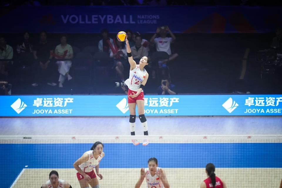 6月17日17:30分，世联赛土耳其安卡拉站展开争夺，中国女排对阵德国女排，双方