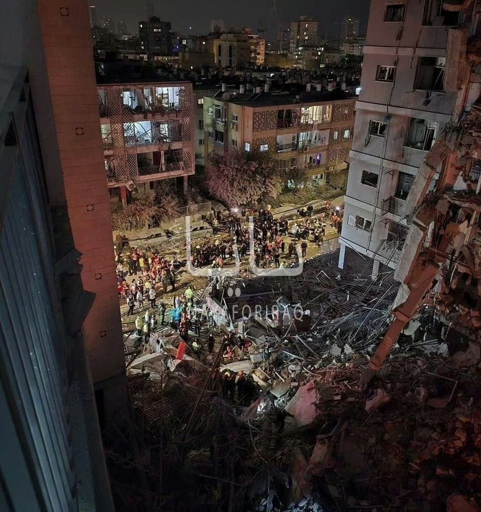 伊朗导弹在以本土砸出直径10米深坑小以之前严控被揍视频传出现在拦不住了以军承认无