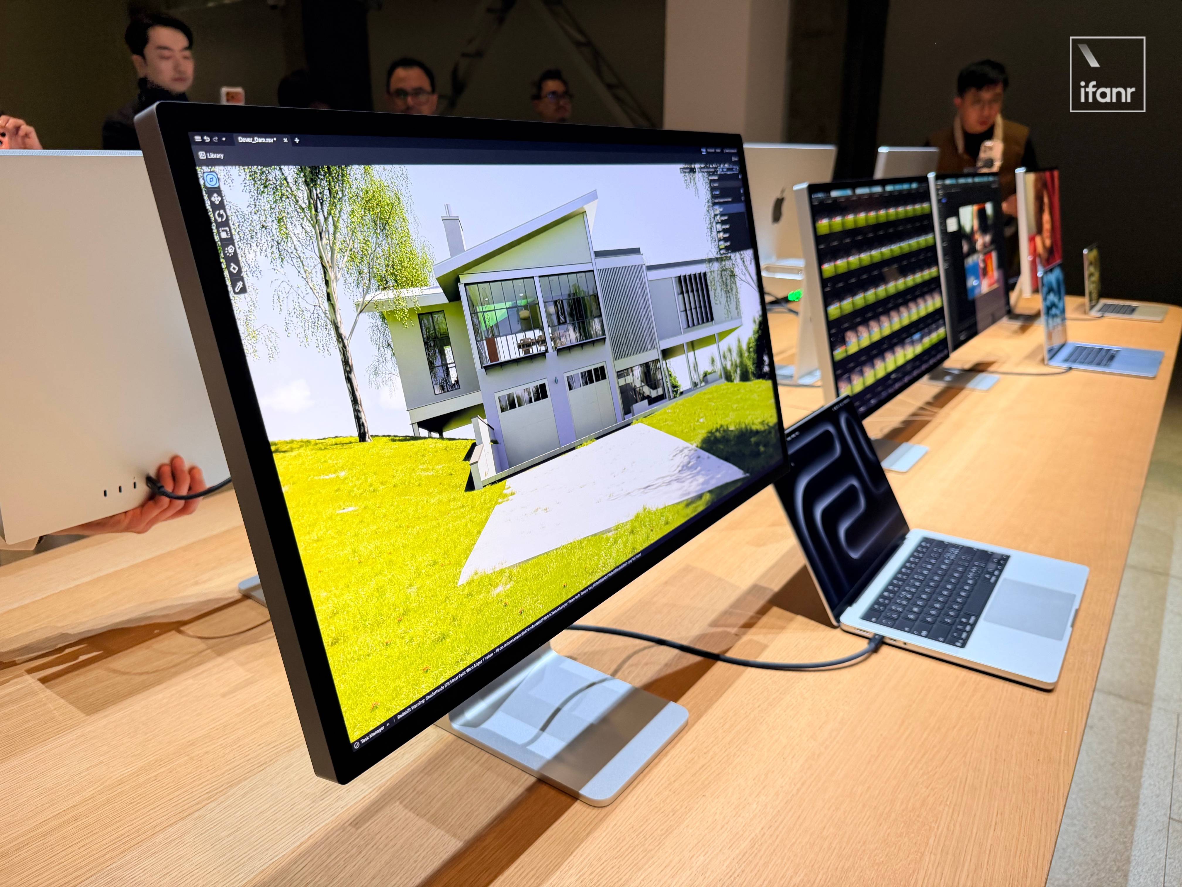 Mac 新品現場上手：Pro 很強，Air 很香，顯示器又大又亮