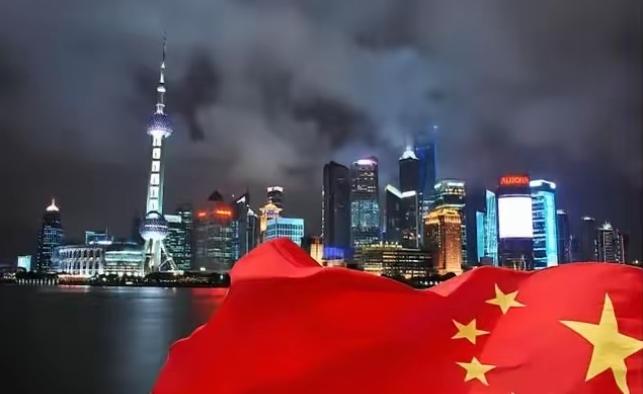 发现一个特别讽刺的规律：但凡中国科技有重大突破，快摸到美国霸权天花板了，第一批跳