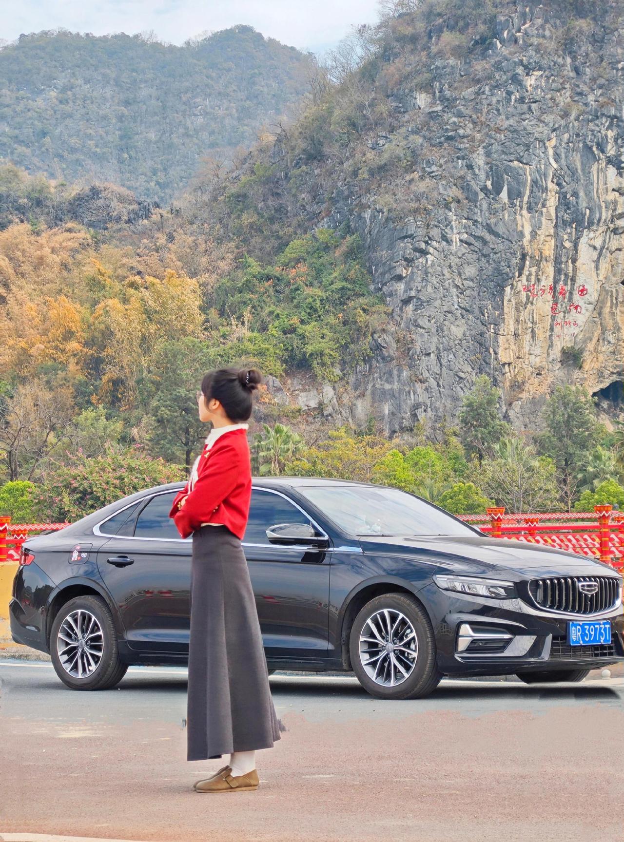 年底了 还没找到副驾的人 还能回家过年吗！星瑞 吉利汽车 手握方向盘的女孩子 女