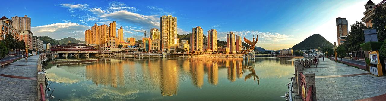 在凤县，夏天被重新定义了。当城市里热浪翻滚，这里却有一场关于16℃的清凉梦境