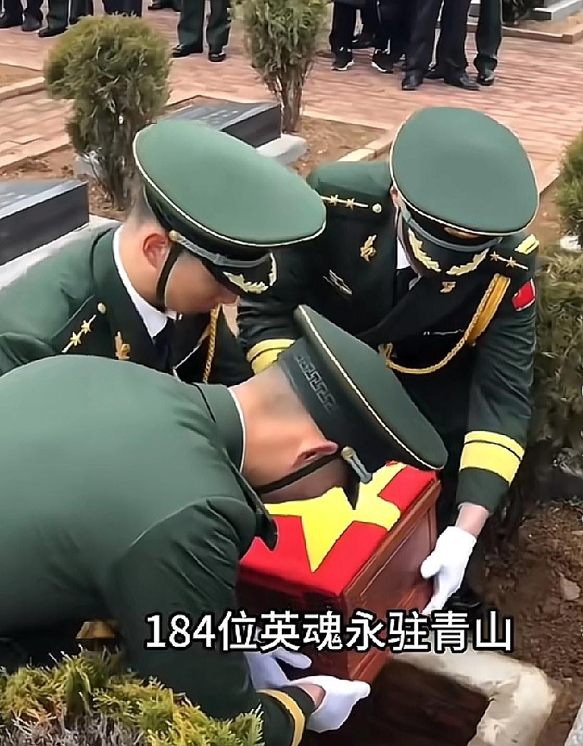 看过这个访谈，心里酸涩的很！
一个退了休的缉毒警，每天回家前总得绕着小区转三圈，