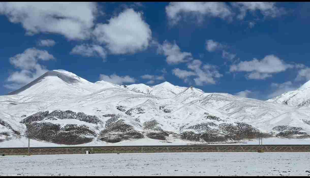 我的今日状态：😁轻松愉快
我这里的天气：☀️晴天
清明祭奠母亲