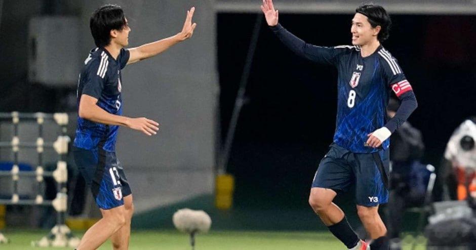 世界杯前的热身赛！重点演练进攻还是防守？国际友谊赛：日本vs冰岛日本国家队主力中