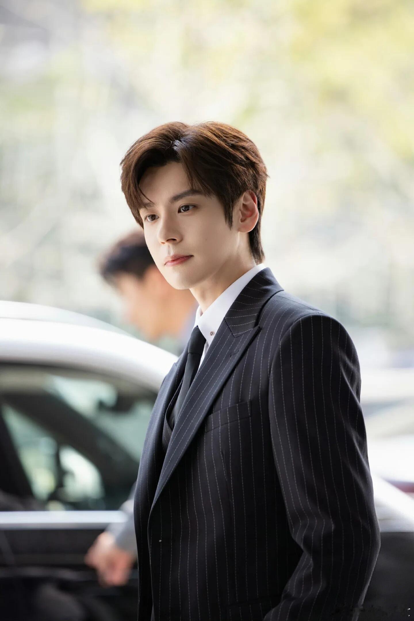 魏哲鸣水灵灵的成了好狗 你好星期六小剧场环节爆笑来袭！魏哲鸣搭档众人即兴演绎婚礼