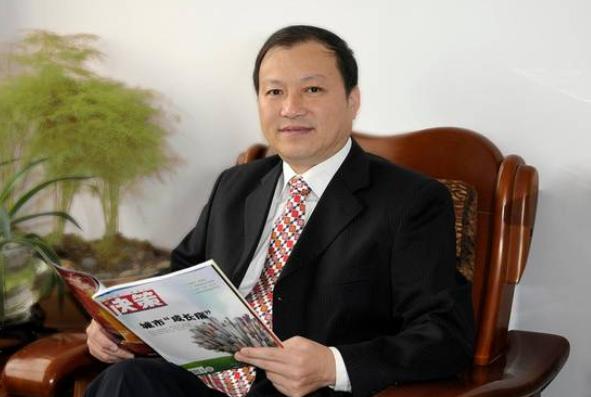 安徽省阜南实验中学（阜南县教师进修学校）原党委书记、副县级校长尹维川被查