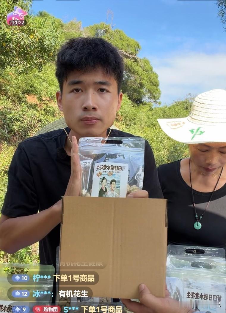 海军真是说到做到，他说要帮那些农民卖农产品，真的安排上了，而且卖得还不错。看来他