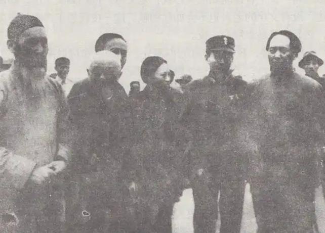毛主席的警卫员功夫有多厉害？答案可能跟你想的不一样。
 
1945年8月，毛主席