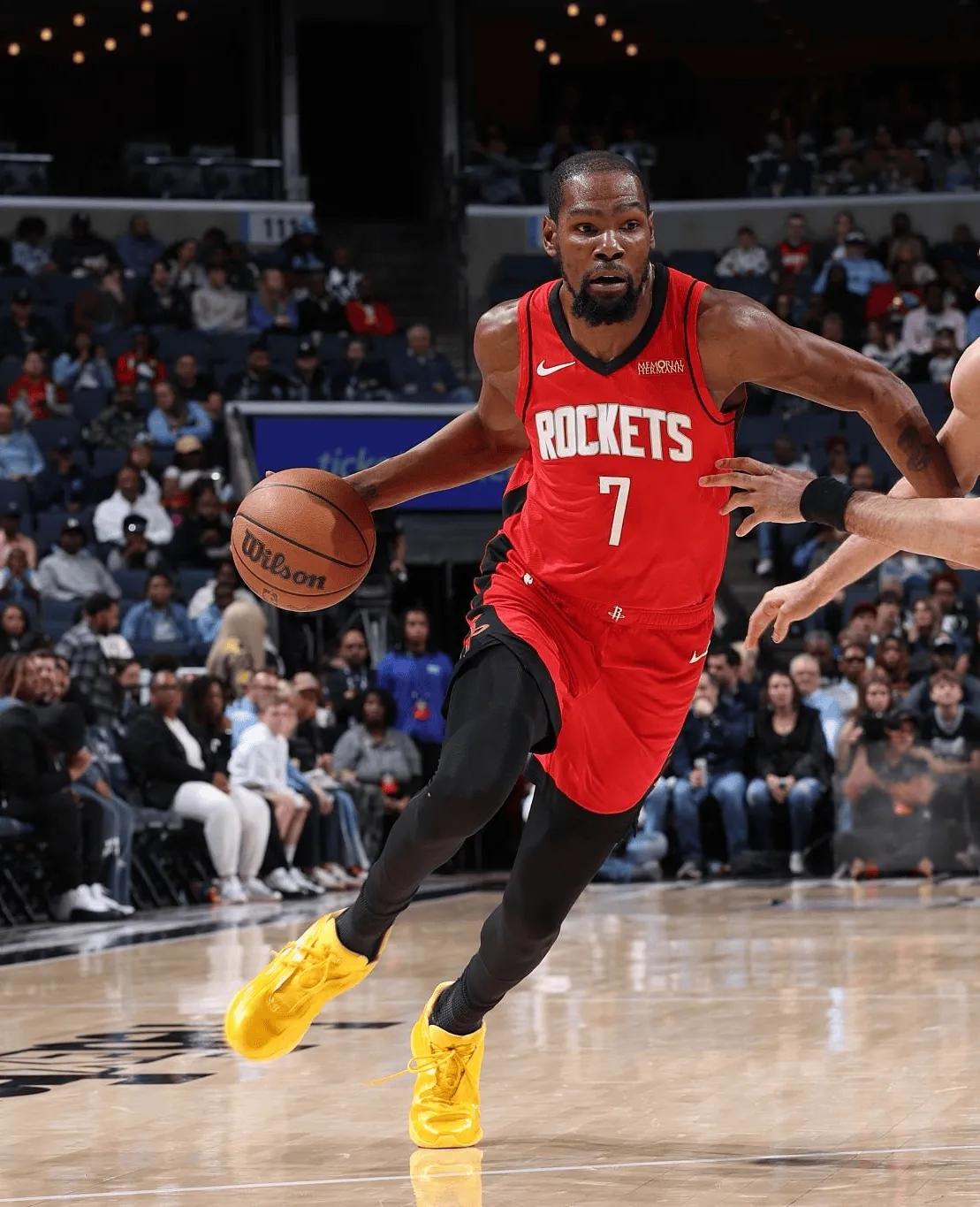 杜兰特今天又送出了10次助攻！
去查了下数据，杜兰特这赛季助攻10+的比赛，火箭