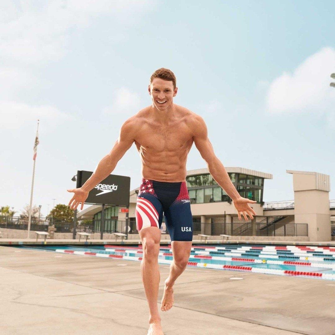 奥运冠军瑞安·墨菲透露，他已重返泳池，再次为洛杉矶奥运会进行训练：

“我现在状