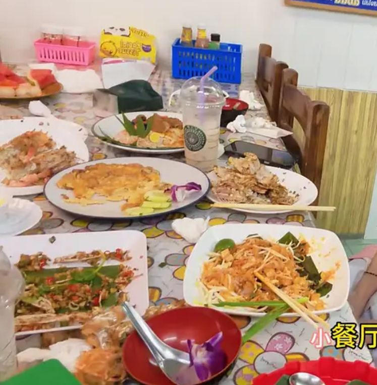两个人是真特么能吃 