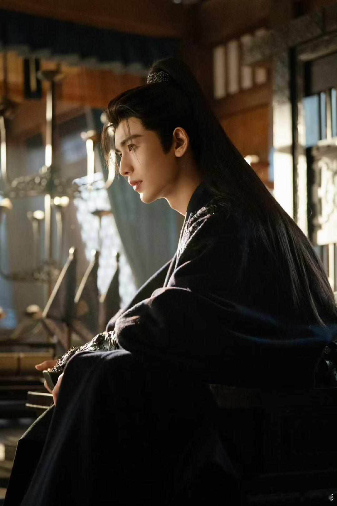 张凌赫四次参加庆功宴 张凌赫已经参加四次庆功宴了 张凌赫今日出发参加《逐玉》庆功