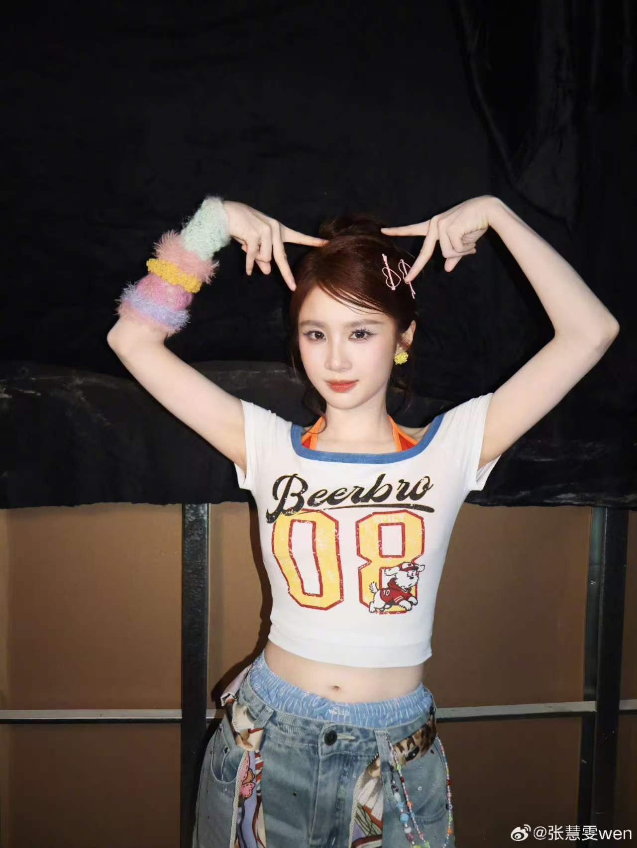 张慧雯三公造型张慧雯三公妆造 少女感直接拉满，张慧雯三公妆造娇俏可爱，私服穿搭清