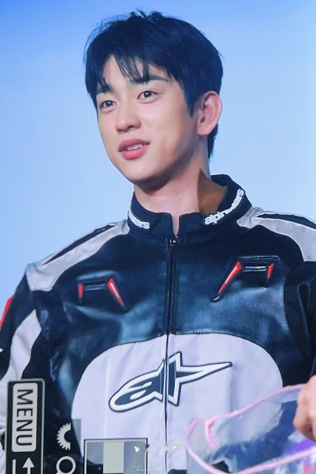 🦊🧙🏻♂️🍑cr.logo 